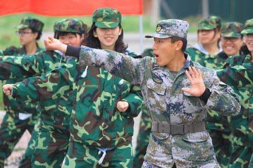 爆料军训教官犯法吗视频,视频曝光引发社会关注 第1张 爆料军训教官犯法吗视频,视频曝光引发社会关注 第1张